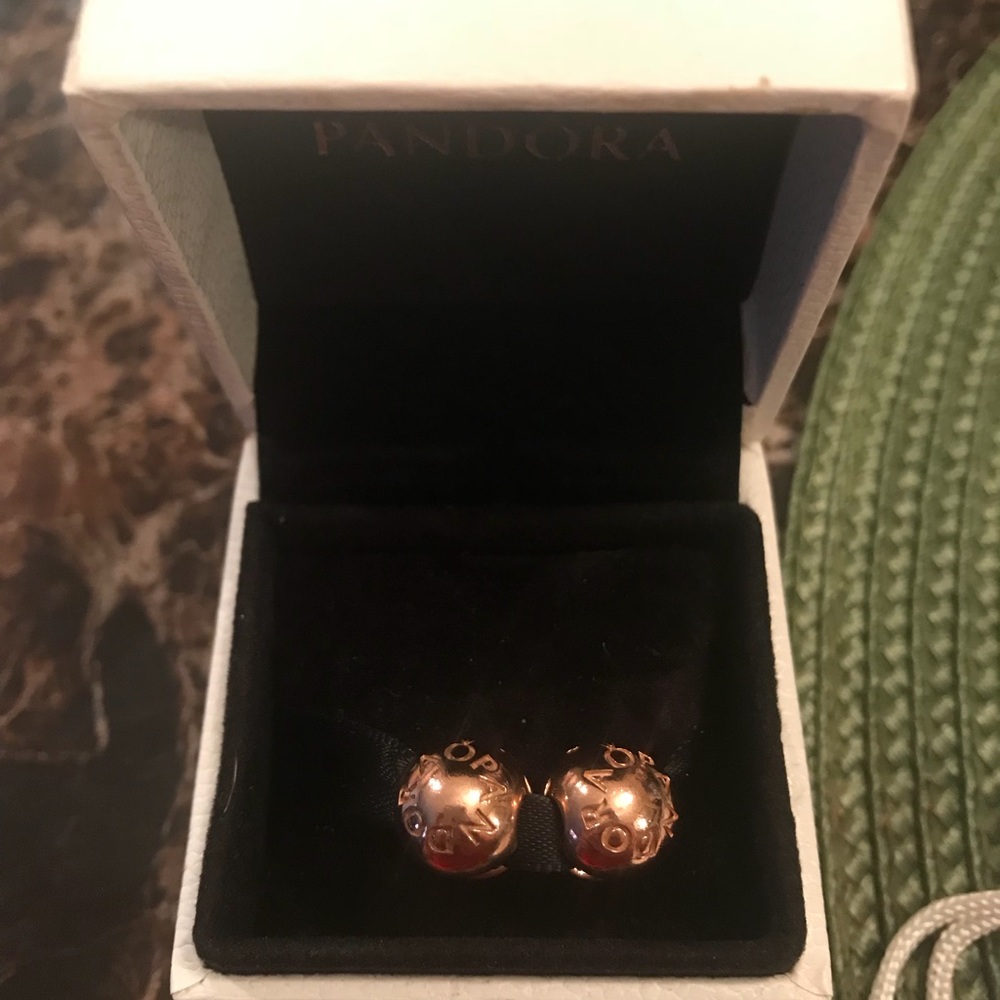 Pandora clip